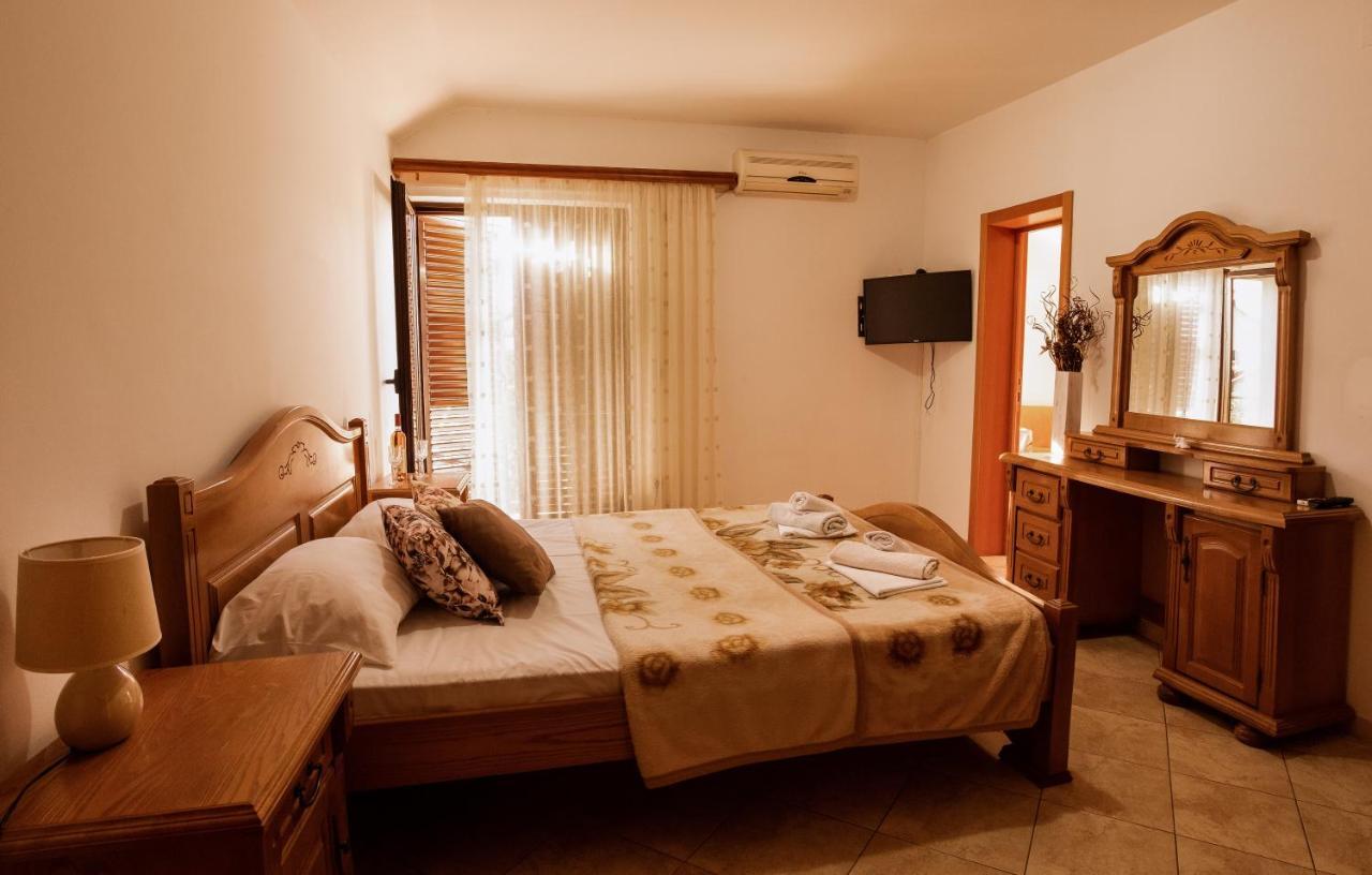 Apartments And Rooms Marija Будва Екстериор снимка
