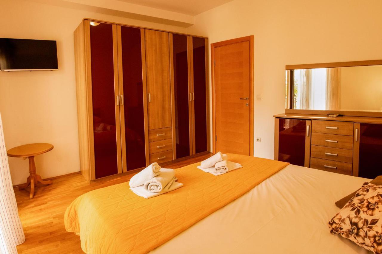 Apartments And Rooms Marija Будва Екстериор снимка